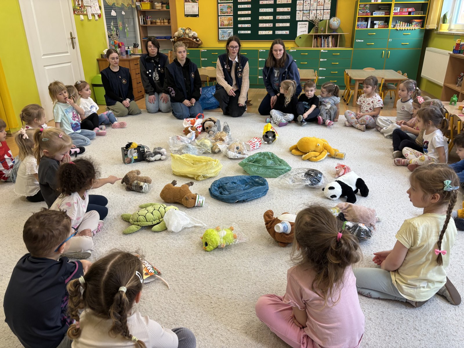 Zakończenie projektu „Świat w Rękach Dzieci”