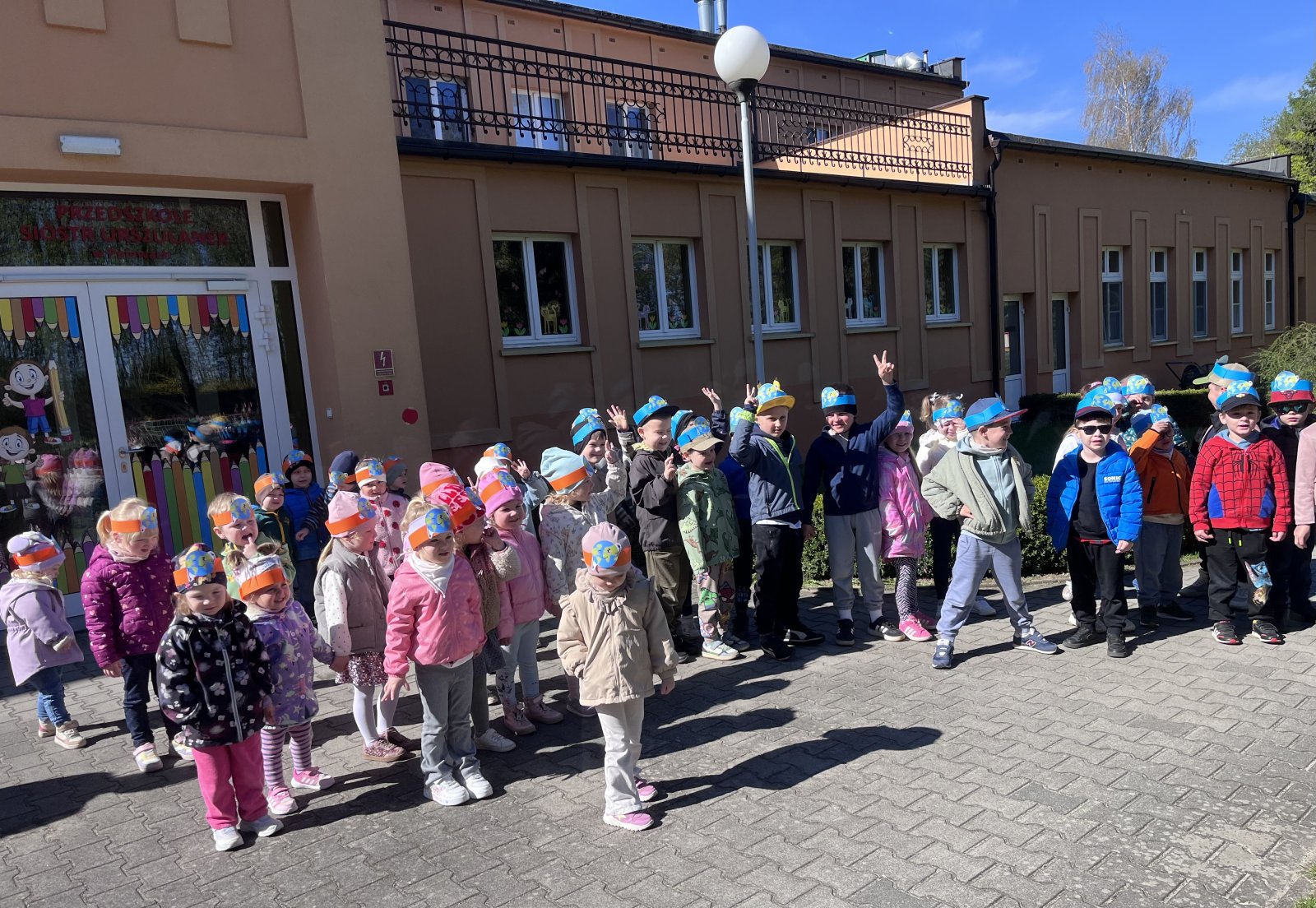 Przedszkolaki dbają o ziemię :)